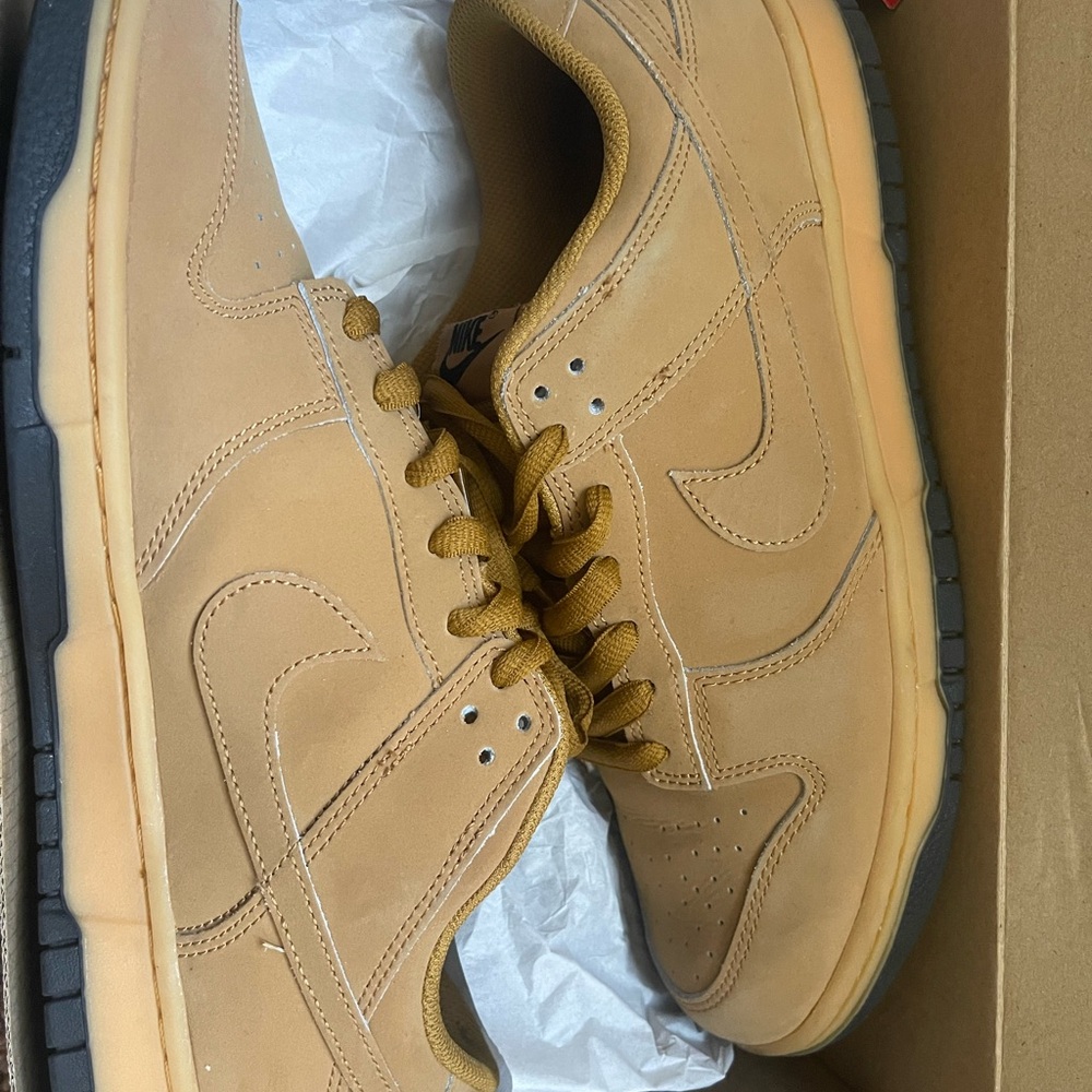 Nike Men's Brown Sneakers